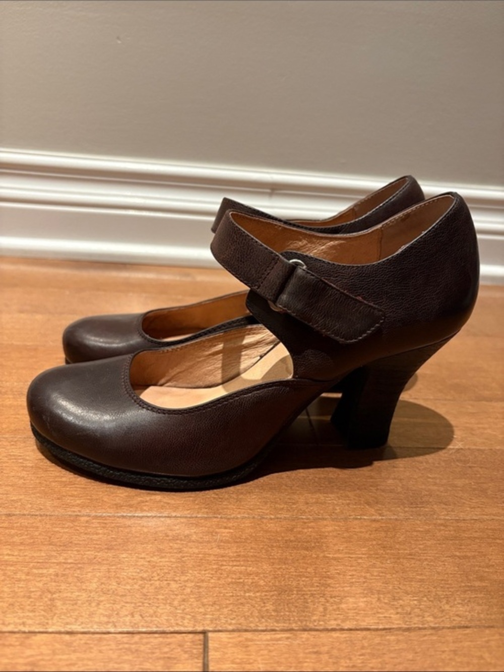 Miz Mooz New York City Kora Mary Jane Heels - Sz 8 / 38.5